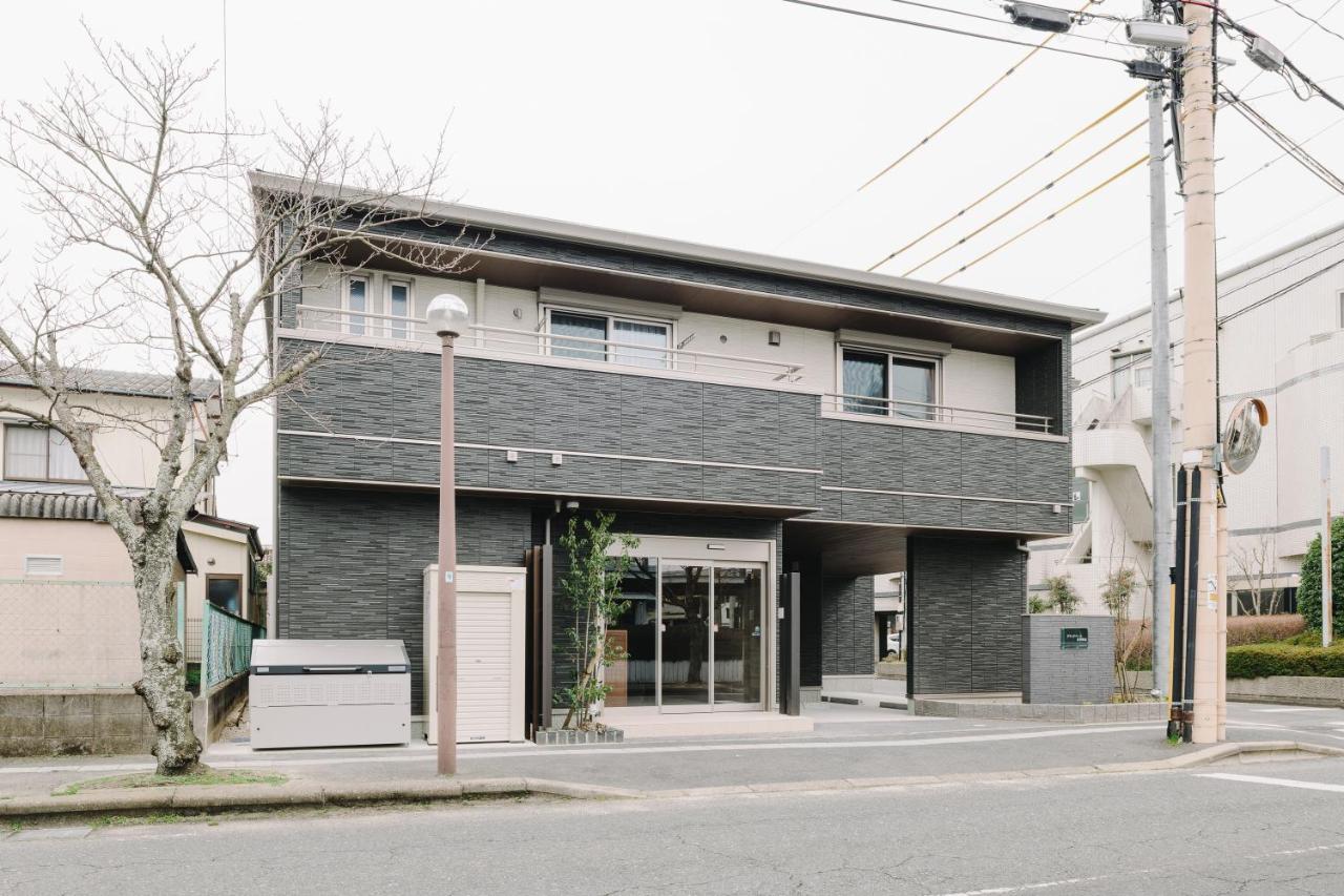 Апарт отель Grand Base Karatsu Ekiminami Экстерьер фото